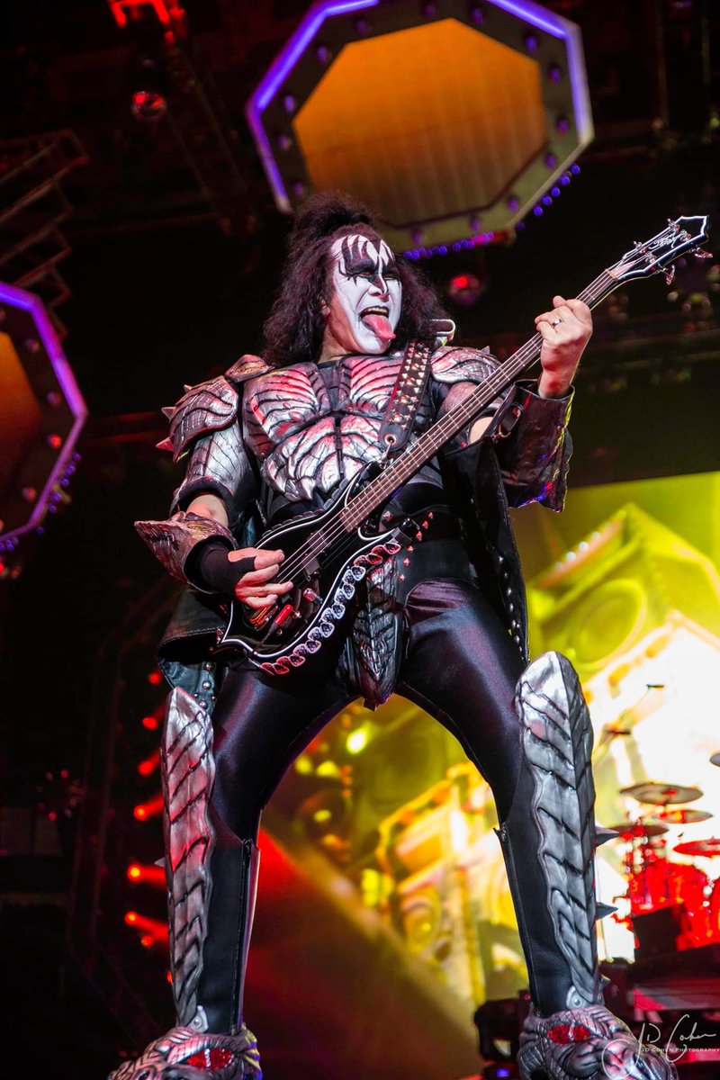 JDCohen7's tweet photo. Kiss SNHU Arena Manchester, NH February 1, 2020 #kiss #kissarmy #metal #HEAVYMETAL #rocknroll #music #livemusic #concertphotography https://t.co/ggyKT7YBBW