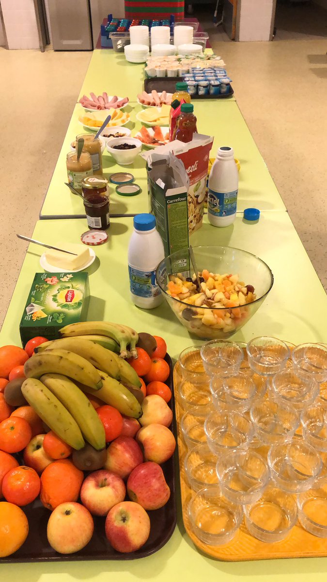 ClgSgdb's tweet photo. C’est le jour J pour le #FUNacver au Collège mais avant ça, on commence par un bon petit déjeuner équilibré pour les 6emes Opération P’tit Dej toute la semaine ! @CBNE_Etampes @DANEVersailles https://t.co/4thGYptqzd