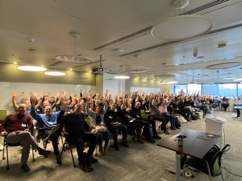 sandeshr's tweet image. @joelkallman opens the conference with some Hebrew 😱 to introduce himself and the crowd goes wild !! #ilougTechDays2020 @iloug_org #iloug