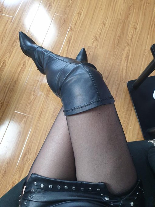 #pussyinboots https://t.co/5phNZ1P0YS<a href="/tag/pussyinboots"class="tags">#pussyinboots</a>