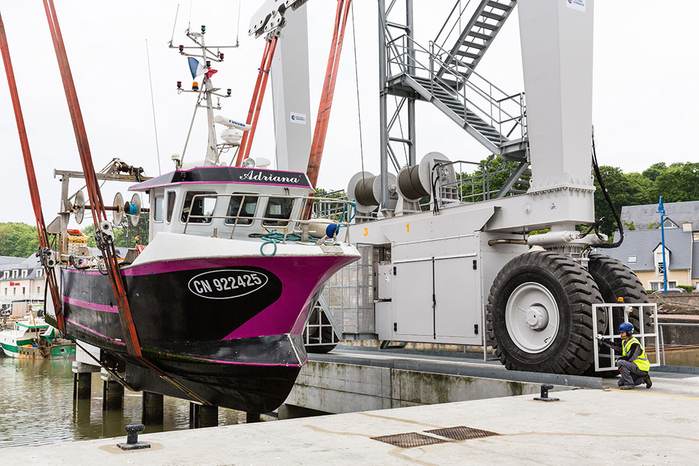 Élévateur à bateaux de Port-en-Bessin-Huppain inauguré en mai 2016