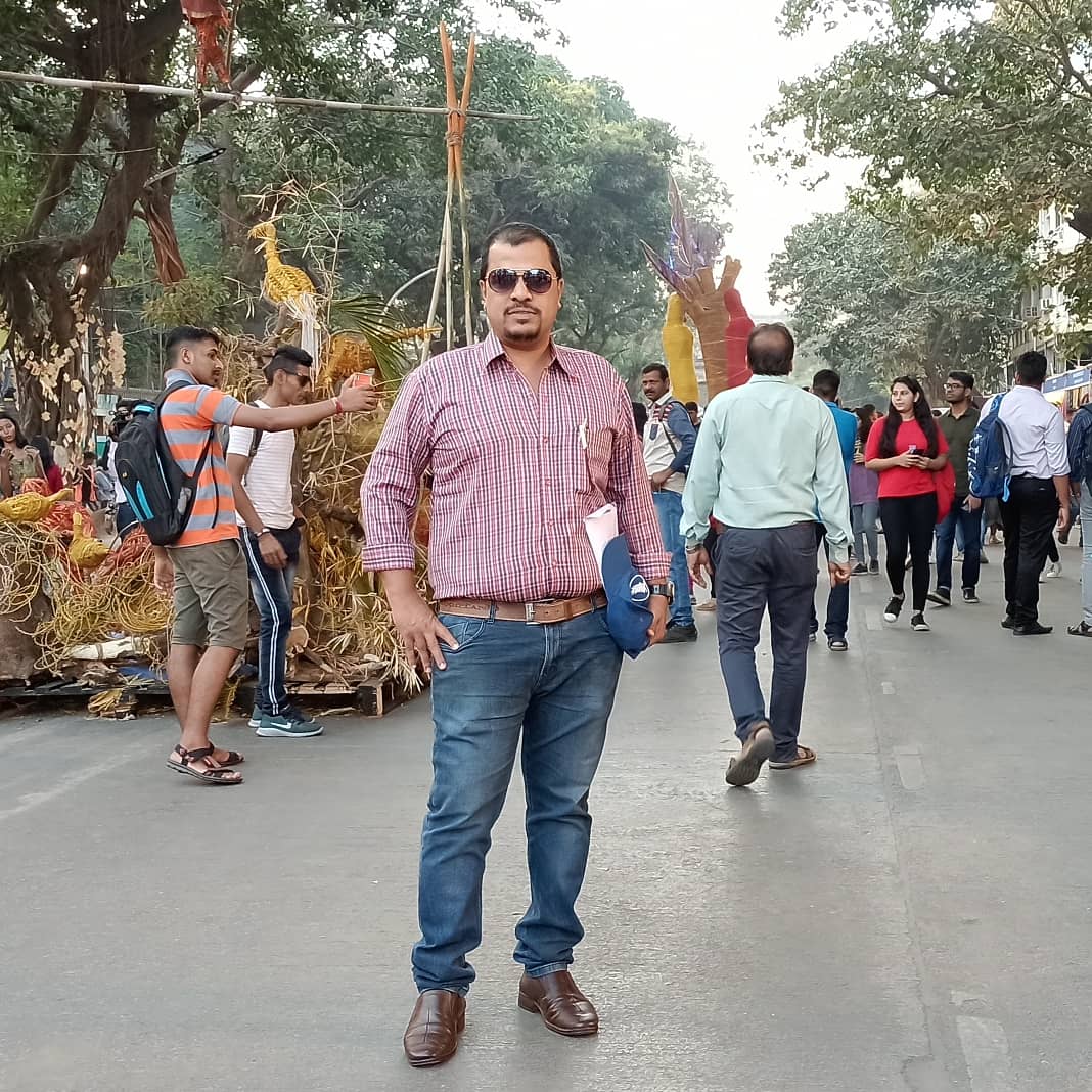 Jaddeva1's tweet photo. Always fun and Energetic awa getting lots of knowledge from Here,  A #KALAGHODAartsfestival2020... The Kala Ghoda Art District is a crescent shaped precinct, with its concentration of museum, art galleries , educational institution, boutiques and restaurants. https://t.co/wV4uWoO4va