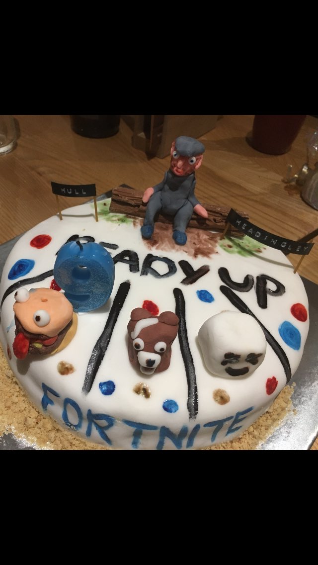 SidVickers's tweet photo. Back in Bridbados surprise joint #March4Rob victory and 9th Birthday meal for Jack. Nice Touch Mrs V. 💙 Happy Dayz. The Cash keeps going up still can we hit 6k by Friday for @Rob7Burrow I reckon so. @Waggataurus @spitpig @RugbyAM @SlingerAS @airlie_bird @ChrisElroy https://t.co/FirnZsTPjA