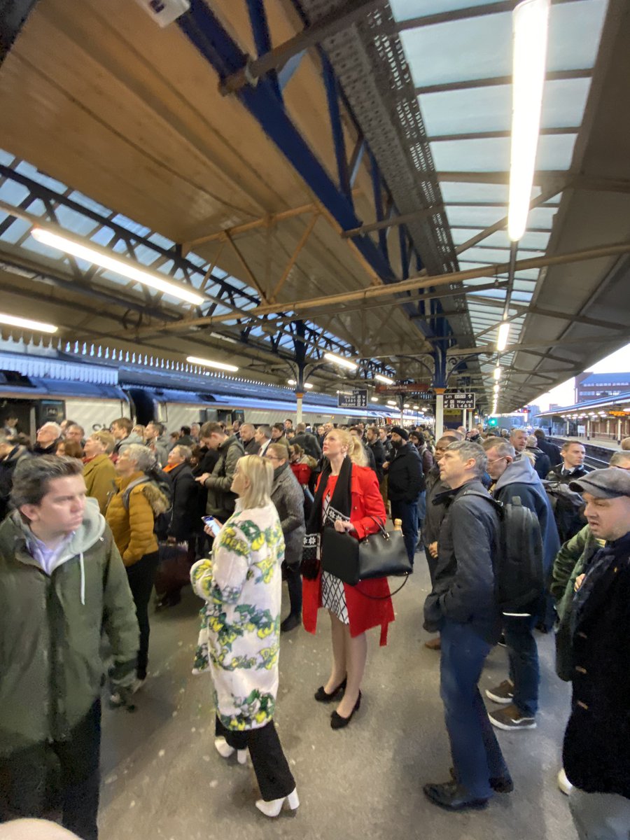 BSK_commuter's tweet photo. #BootedOff at Basingstoke.And now @SW_Help expect the last train of people, the next train of people, and the people on the train, all to cram into one train. Ridiculous. @swtrains_watch @SW_Hinder https://t.co/m4DJ1HEwEJ