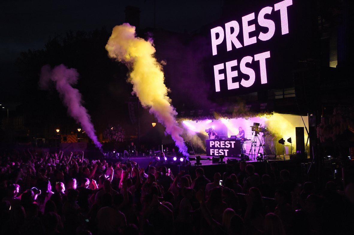 PRWeekender's tweet photo. It’s cold, wet and windy... keep thinking June 6th when it will be warm, full of summer vibes, and THE summer playlist will be blasting! 🔥 https://t.co/yyWyyHZUxy