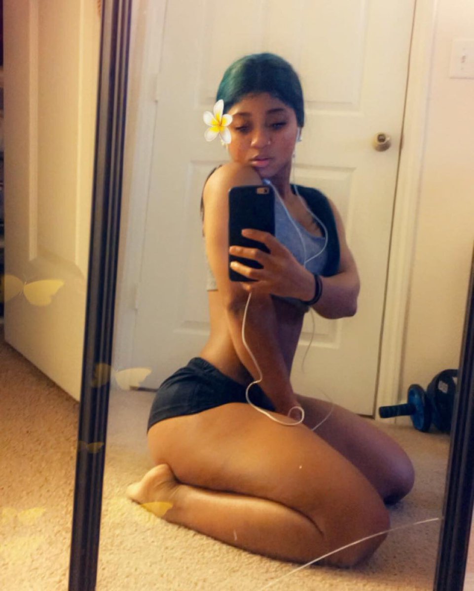 lil_ebony2's tweet photo. 😍 https://t.co/IyKRcKpLfe
