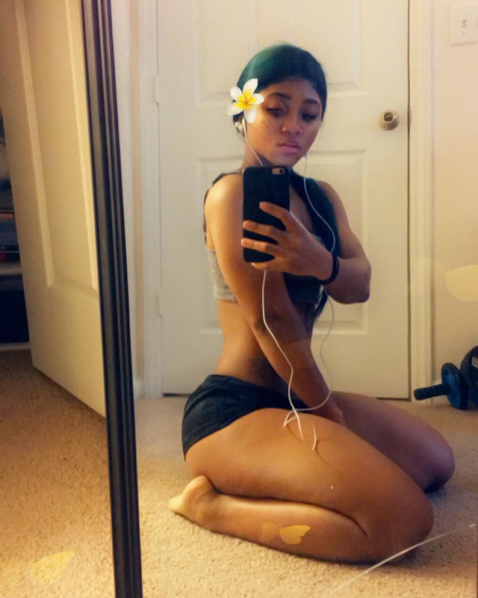lil_ebony2's tweet photo. 😍 https://t.co/IyKRcKpLfe