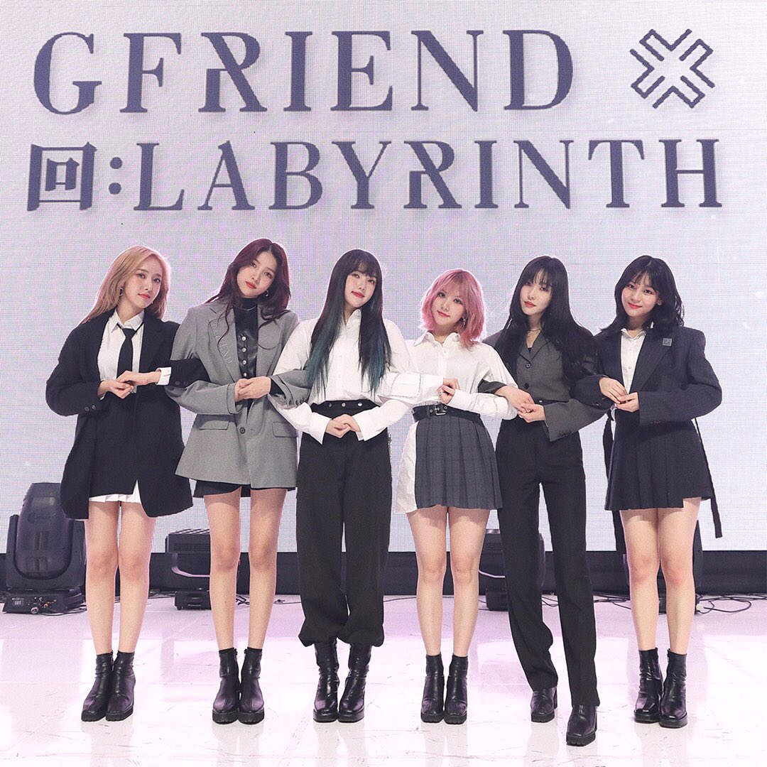 GFRDofficial's tweet photo. [#G_TODAY] 
#여자친구 #GFRIEND 
#교차로 #Crossroads
#Showcase #OOTD https://t.co/TOcVD3Q1Vx