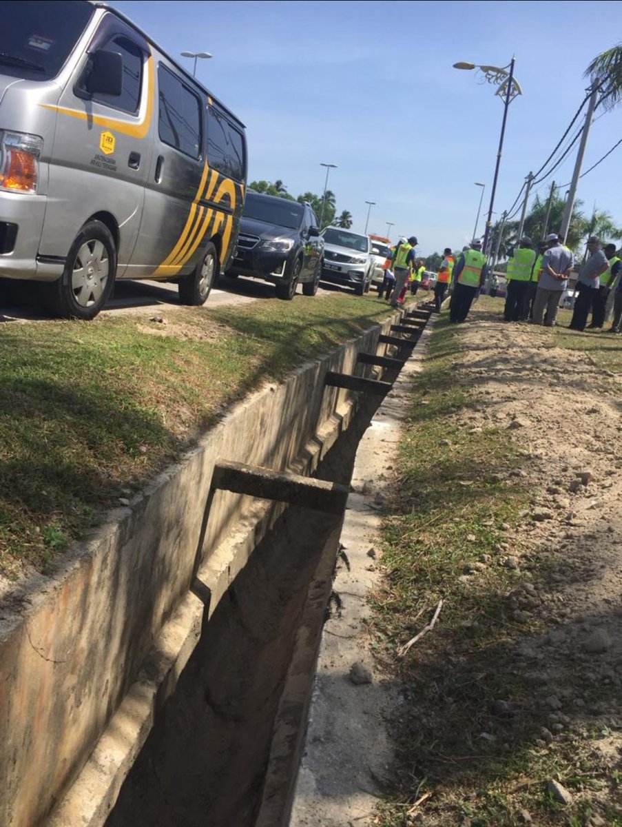 4 Feb 2020 (Selasa)- Mesyuarat &amp; Lawatan Tapak Pemantauan Star Rating Konsesi (Zon Tengah Timur) Bhg. Jalan, JKR Daerah bersama JKR Malaysia, CSFJ &amp; Roadcare (M) S/B
Lokasi- FT 03, Sec. 523-530,
Jln. K.Terengganu - Kuantan
<a href="/yusufghani200/">تذكرة</a> 
<a href="/Suhaimi1800/">sbm</a> 
<a href="/JKRTerengganu/">JKR Terengganu</a> 
<a href="/CSFJ_JKR/">Cawangan Senggara Fasiliti Jalan (CSFJ)</a>