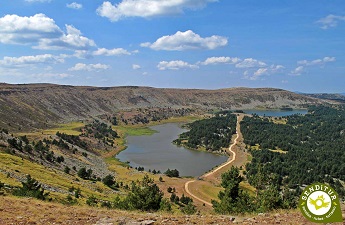 Sa4cia1's tweet photo. Sendero de las #LagunasdeNeila #Neila #Burgos una obra de arte tallada durante miles de años #senderismo Naturaleza https://t.co/PIpaKtdujK https://t.co/4vLYXFsS2p