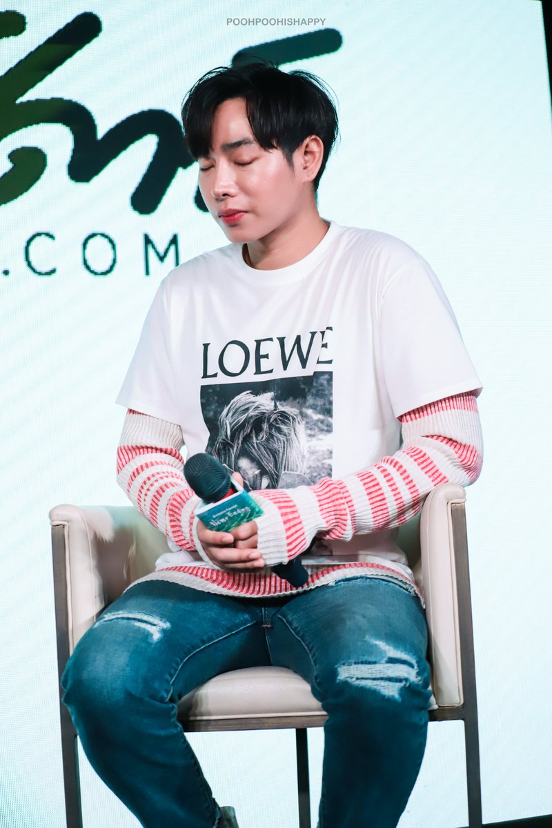 poohpoohishappy's tweet photo. ง่วงนอนจัง แอบแวะมาปารูป มะไหร่จะ 5 มงเย็น
😴😴😴
#PalitFansign
#NeverEndingFansign
#NeverEndingStoryFansign
#PeckPalitchoke
#เป๊กผลิตโชค
#viehotelbangkok
#PalitGallery
#poohpoohishappy https://t.co/uwY8GKrjYO
