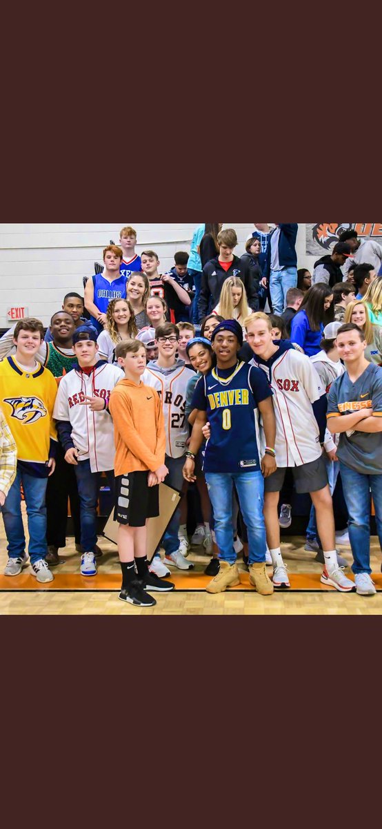 romello_27's tweet photo. The student section always gonna be deep @citybarstool1 https://t.co/pSYB5pU4CM
