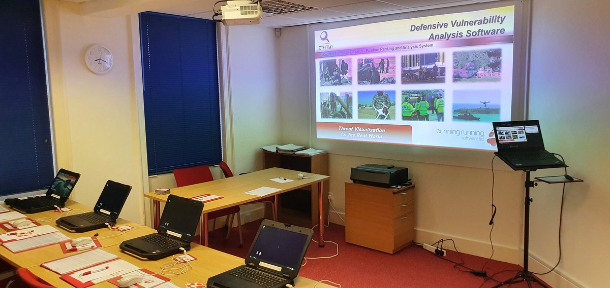 CunningRunning's tweet photo. Another week of training, this week the Aviation Operator course for @sussex_police, @GatwickPolice and @Glos_Police  who will learn how to do Counter MANPADS and Drone Vulnerability Assessments around airfields using CTS-PRAS. @ #police #polsa #secco https://t.co/Xm3kGIG5nD