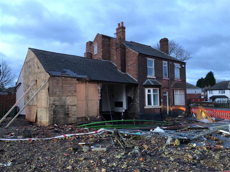 WestMidsFire's tweet photo. The water supply at the scene of the burst main in Tipton had been turned off by 6.20am. Around 150 homes have no power. 3 properties evacuated but no reported injuries. We're working closely with a number of agencies to return the scene to normality ASAP. https://t.co/sInaj8OgGN
