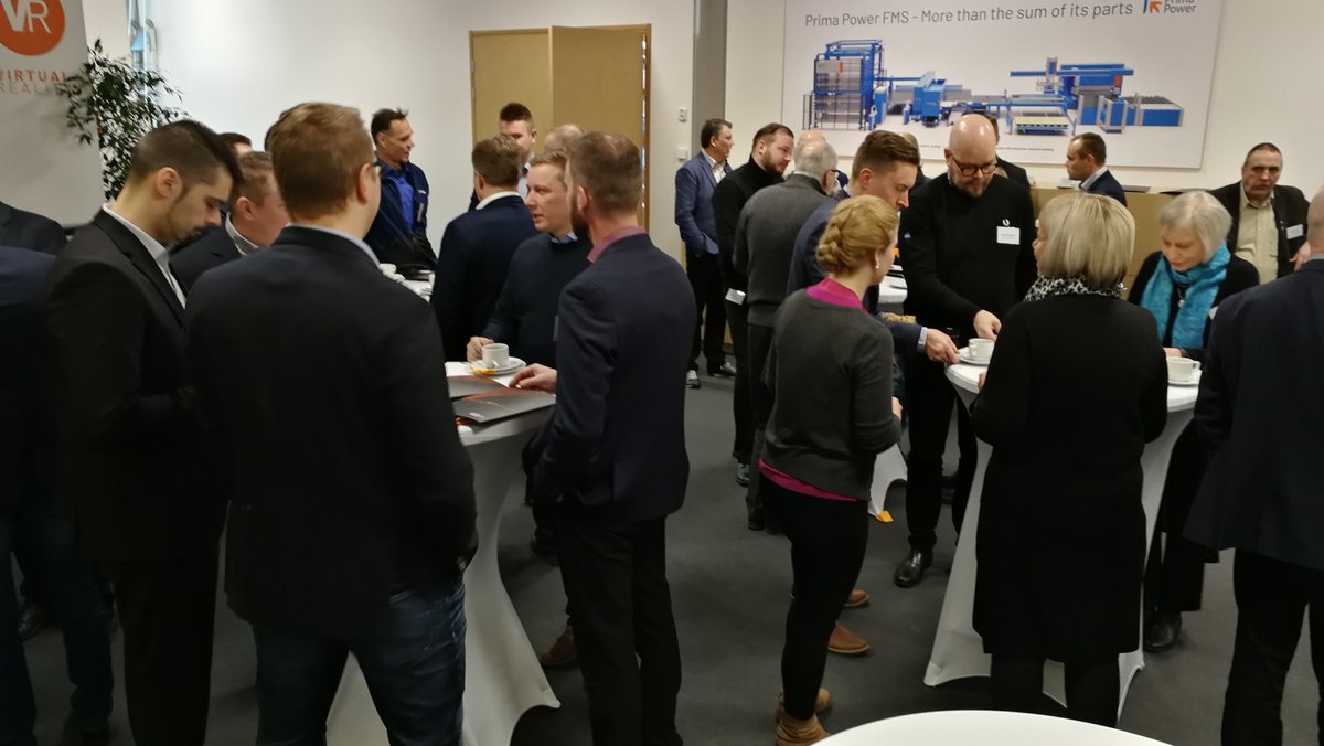 intoseinajoki's tweet photo. Into isännöi yhdessä techteamin kanssa seinäjokelaisten teknologiateollisuuden yritysten Tilaa tähdille -tapahtumaa Finna-Powerin tehtaalla. Tavoitteena uusia kumppanuuksia ja asiakkuuksia yrityksille. Liki 100 yritysjohtajaa paikalla! #TilaaTähdille https://t.co/F7pVq7rAr1