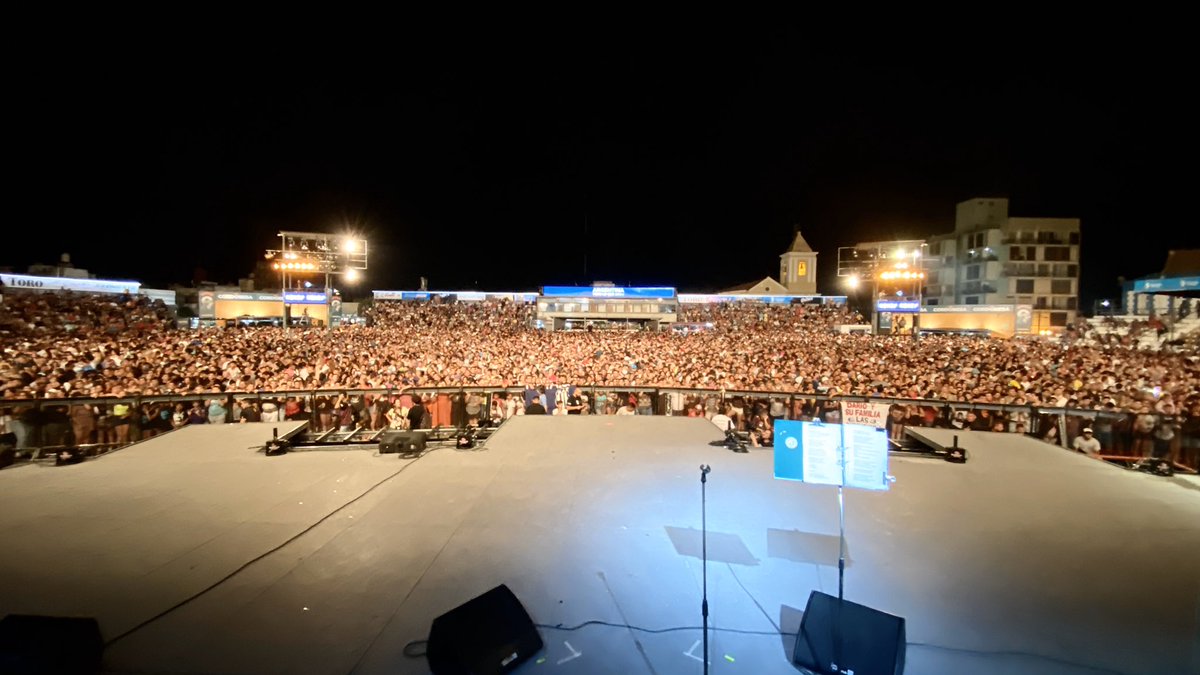 cmjoficial's tweet photo. ¡¡LLENO TOTAL EN LA 10ma LUNA DEL FESTIVAL DE COSQUIN 2020!! https://t.co/XMWsFTAHle