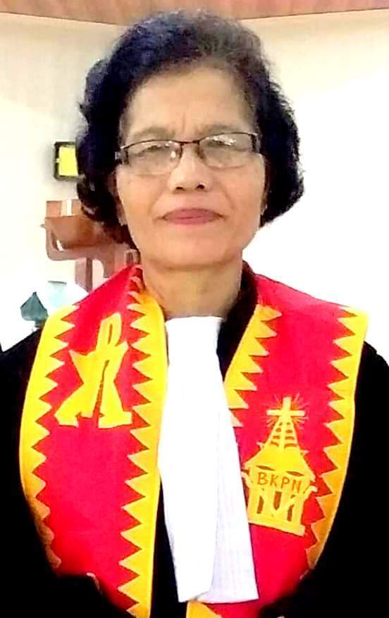 Bertabur Cinta Menghantar Kepergian ‘Ibu’ BKPN Pdt. Ibahati Manaö niassatu.com/2020/02/04/ber…