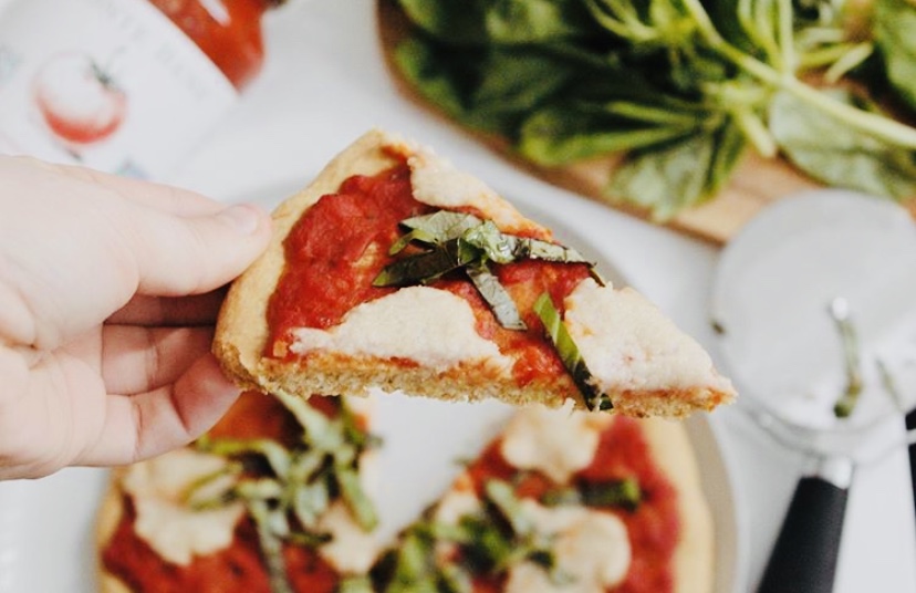 MonteBene's tweet photo. It’s always 🍕 time! @averysnaturallife has your pizza inspo for dinner tonight using Monte Bene sauce. Buon appetito! 😋 https://t.co/bjbUOzyuXc