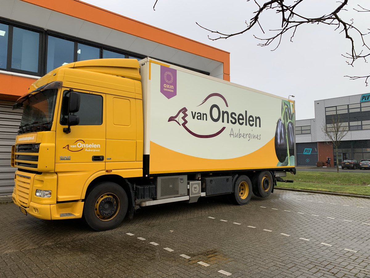 tiptopreclame's tweet photo. Een #truckwrap voor #vanonselen #aubergines #oxin heeft de auto weer picobello gemaakt! https://t.co/PX5RToIMcY