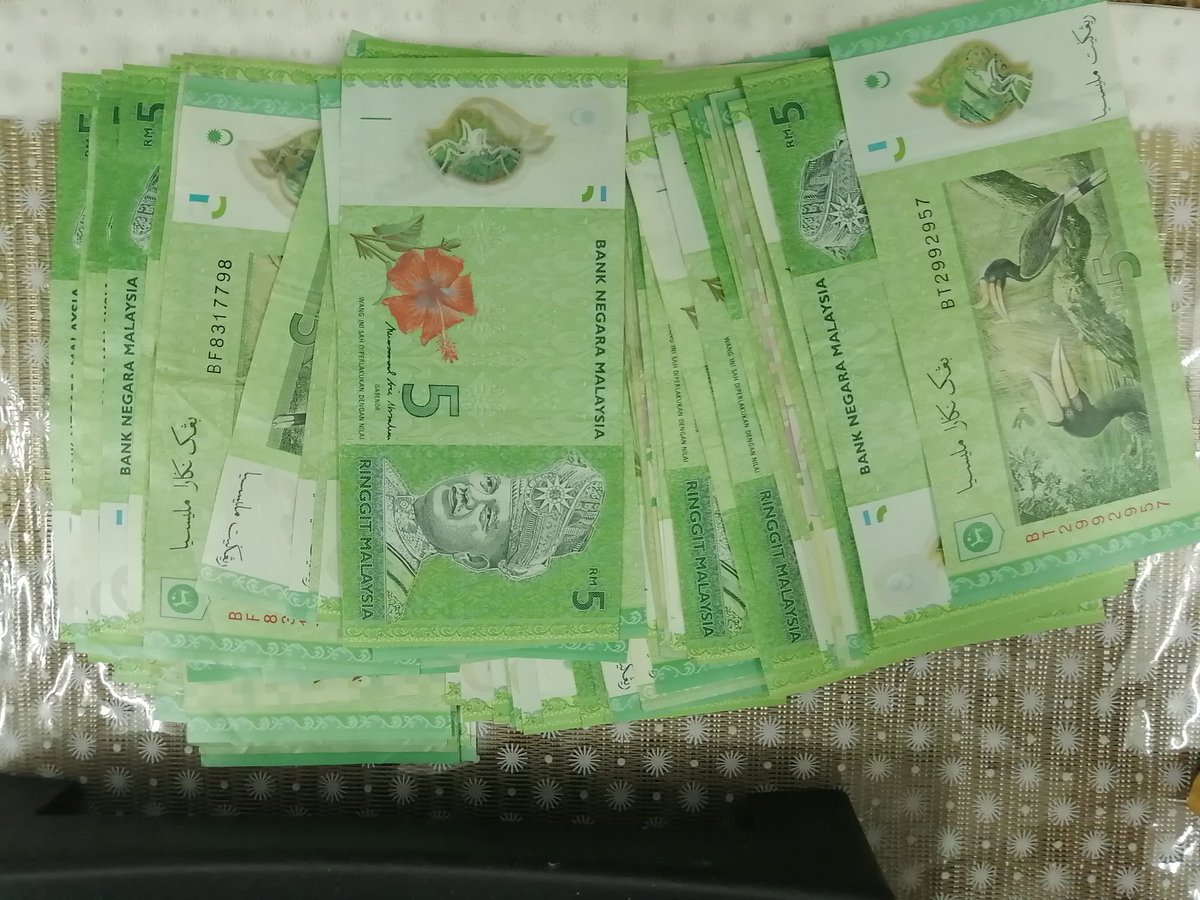 azmdae's tweet photo. @mimierhmn Jika #RM20Challenge rasa banyak dan beban, boleh pakai #RM5Challenge. Start kumpul bulan 12/19 sampai sekarang. Hasil worth it guys. Hampir RM500 untuk 2 bulan. Simpan dalam plastik boxer je. ๐๐ https://t.co/EaDjFwYe5w