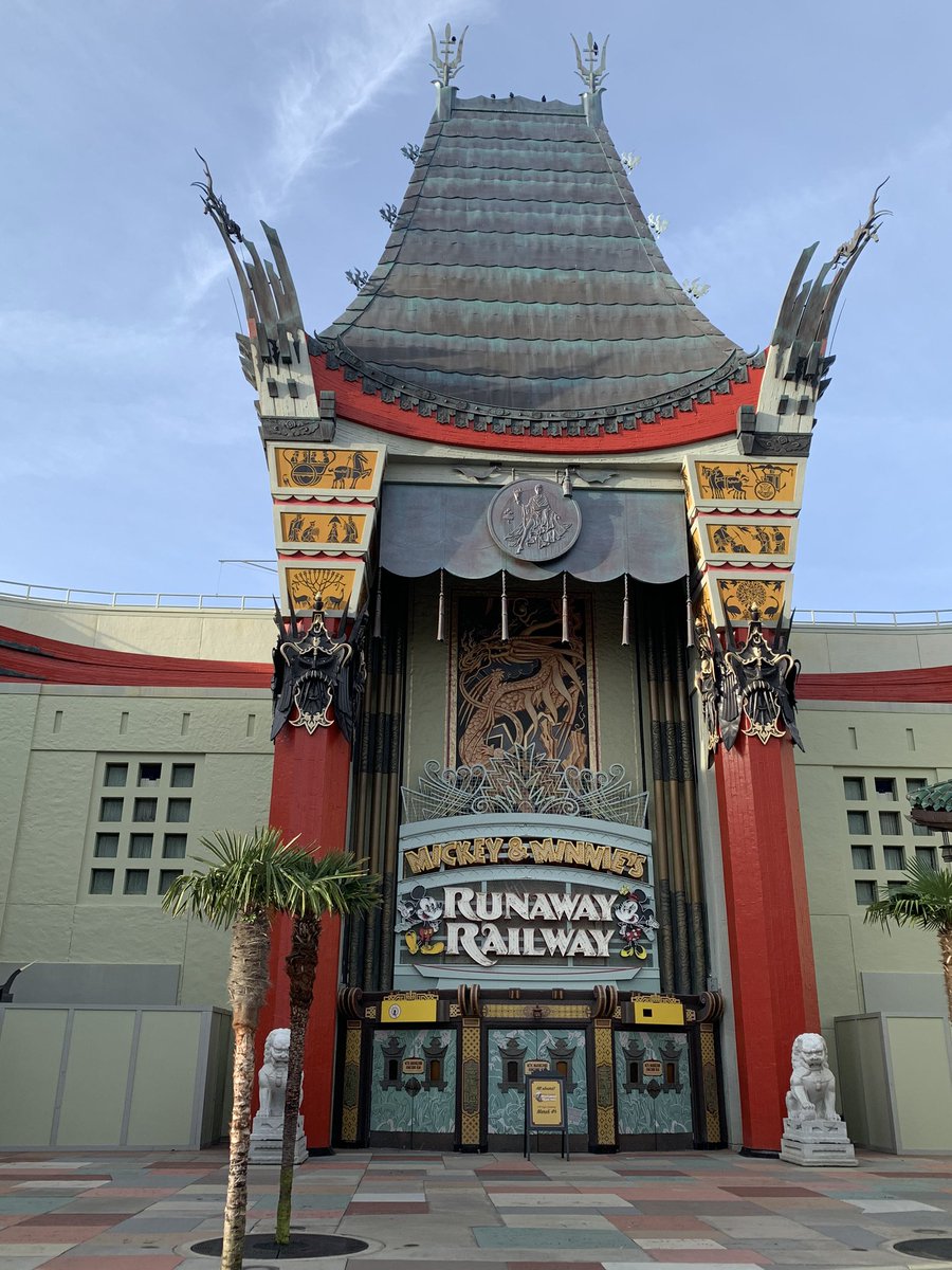 GoodeDays's tweet photo. Signs up! Won’t be long now!! Good morning from Hollywood Studios 💫😊💫 #waltdisneyworld #wdw  #disney #disneyworld #disneylife #disneyparks #disneyAP #goodedisneydays #thegoodelife #disneyfans #instadisney #disneyinstagram #annualpassholder #mickeymouse #HollywoodStudios https://t.co/p6by1JVXGn
