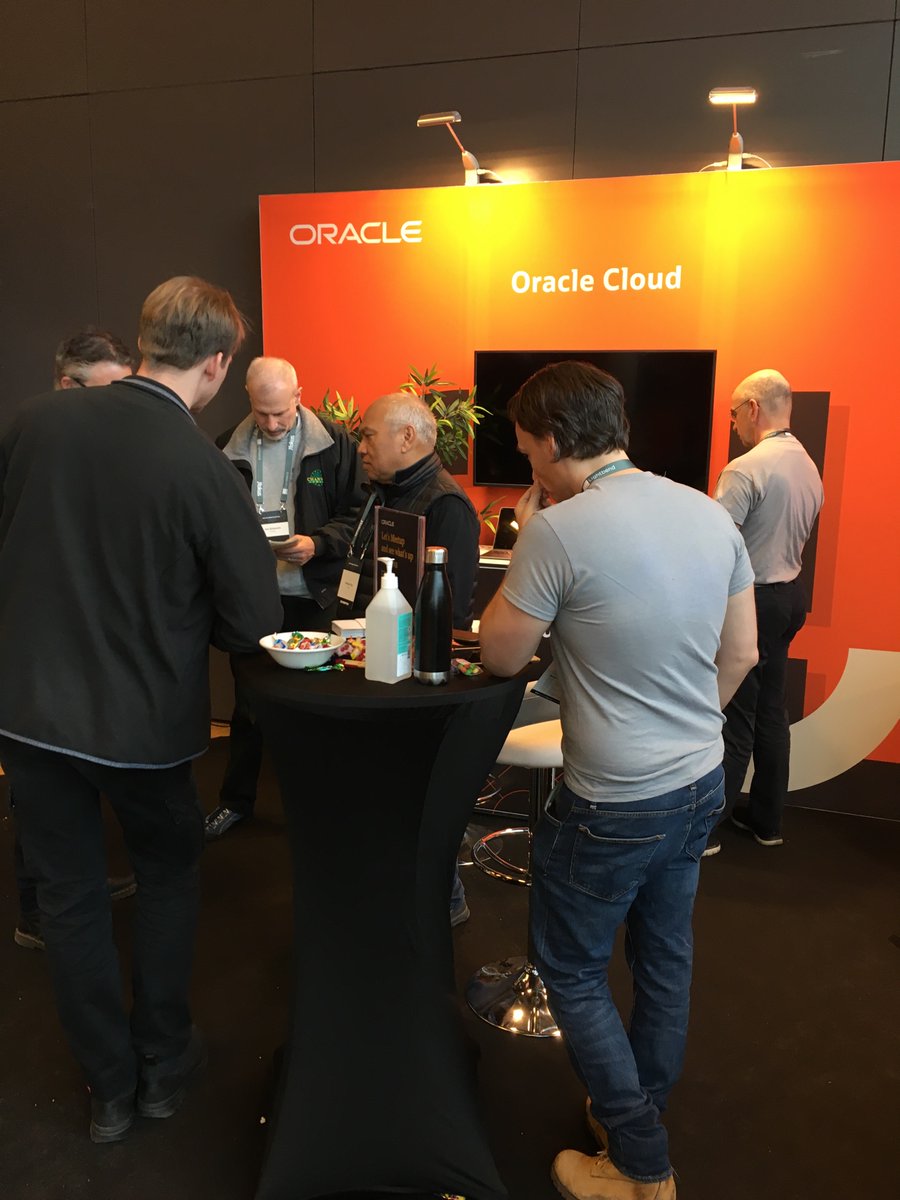OracleNordics's tweet photo. Nice Day at #JFOKUS! Dont miss Mark Reinhold Ask the Java Architects session 17-17.50 Room C1@Jfokus https://t.co/6LIaUyjXgf