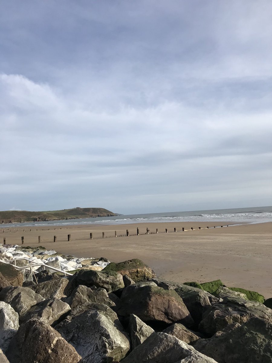 angiesuesmith's tweet photo. #youghal #youghalbeach #beautiful https://t.co/ZqHeQ3YHS9