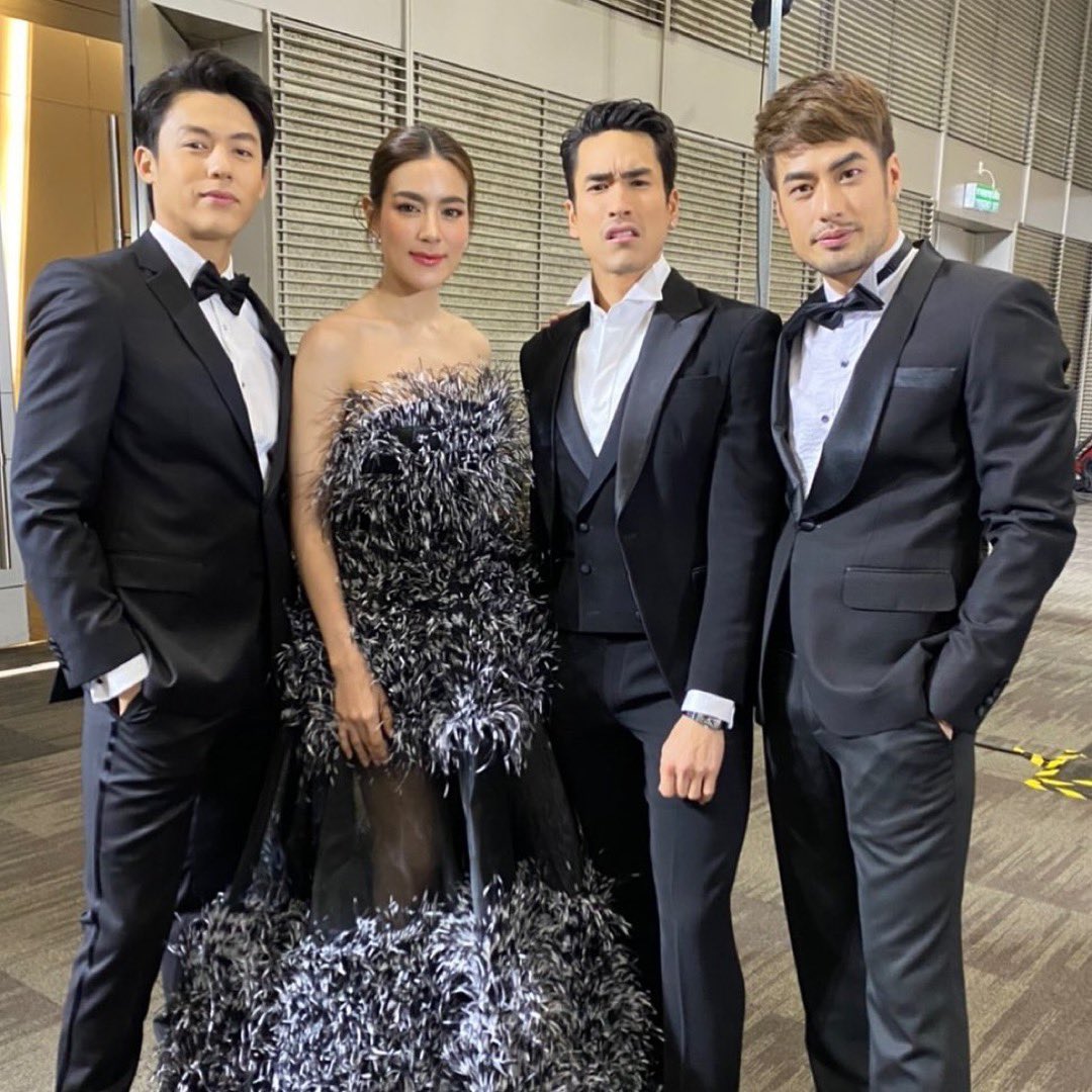 Markpprin's tweet image. 10ปี ผ่านไป ทำไม รู้สึก แปปเดียว ❤️ #อดิศวร #4หัวใจแห่งขุนเขา #kugimiyas #คิมเบอร์ลี่ #บอยปกรณ์ #ณเดชน์ 

IG : #mark_prin #หมากปริญ