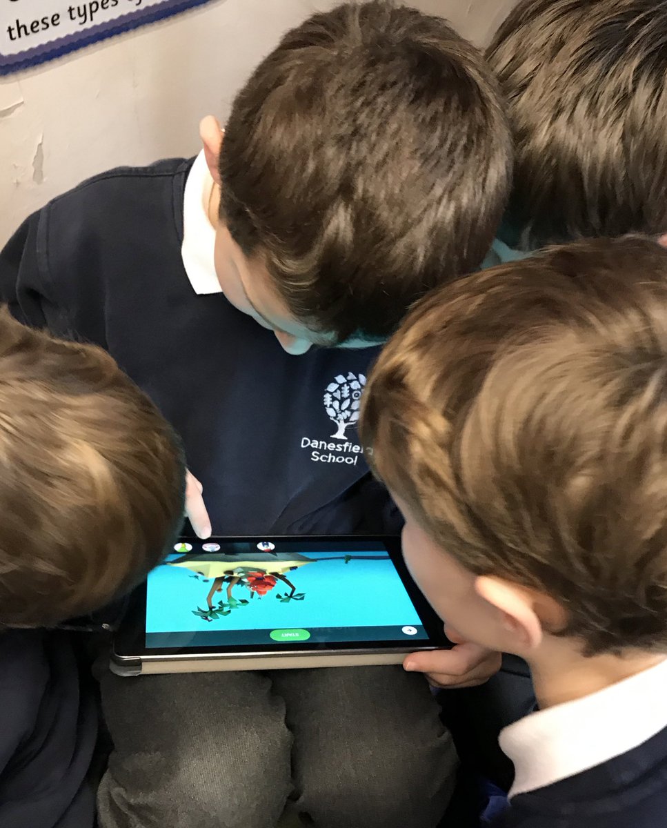 DanesfieldY2's tweet photo. We enjoyed our time with Kezia from Discovery with Three, making cartoons. #creativecartoons @ThreeDiscovery @DanesfieldY2 @DanesfieldSchl https://t.co/JmWocJqU2E