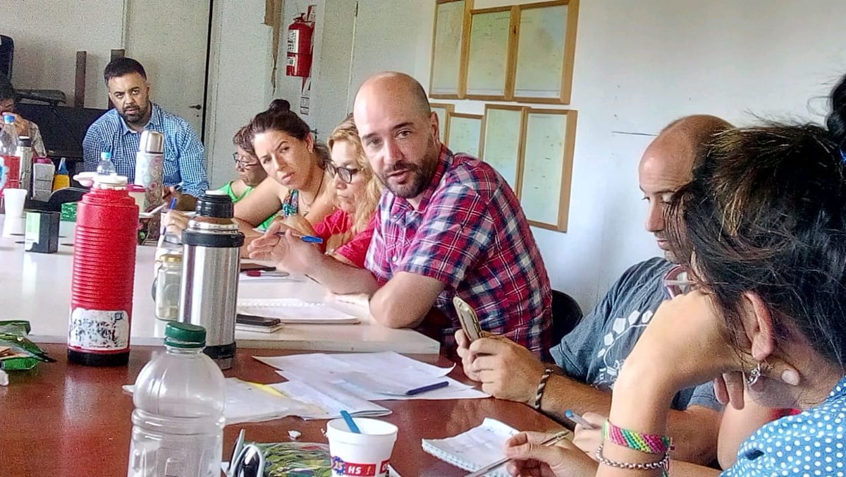 ClaulpCorrales's tweet photo. 💪Nos seguimos fortaleciendo en @MovimientoJYL @PuebloUnidoOK y #UTEP @prensactep  !

✅Horas y horas de reunión en La Plata, Buenos Aires, para encarar este 2020 organizados, analizando la situación del país y planificando lo que se viene! https://t.co/YnY9SJwcbB