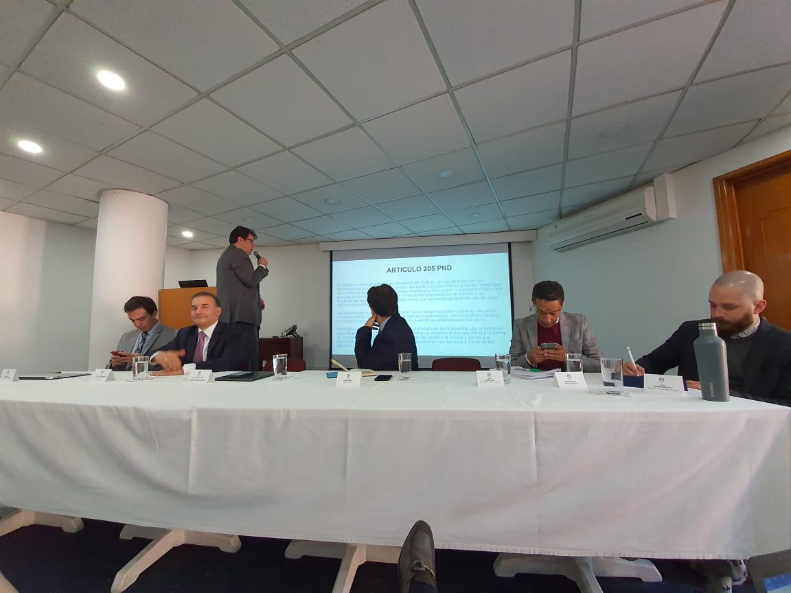 Hoy inicio la mesa de trabajo del Gobierno Nacional y las Plataformas Digitales para reglamentar el Artículo 205 del #PND esto va permitir diseñar las condiciones para flexibilizar el pago de aportes de seguridad social