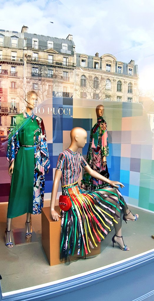 Heureux de découvrir la nouvelle boutique <a href="/EmilioPucci/">PUCCI</a> de Boulevard Saint-Germain à Paris. Congrats <a href="/LaudomiaP/">Laudomia Pucci</a> !