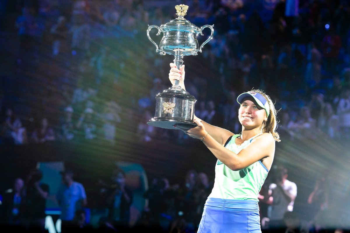 WeAreTennisFR's tweet photo. Sur 6 saisons il y a eu 11 nouvelles gagnantes en Grand Chelem :

2020 🆕 Kenin
2019 🆕 Barty, Andreescu
2018 🆕 Wozniacki, Halep, Osaka
2017 🆕 Ostapenko, Stephens
2016 🆕 Kerber, Muguruza
2015 🆕 Pennetta https://t.co/Lws6Su3gNQ