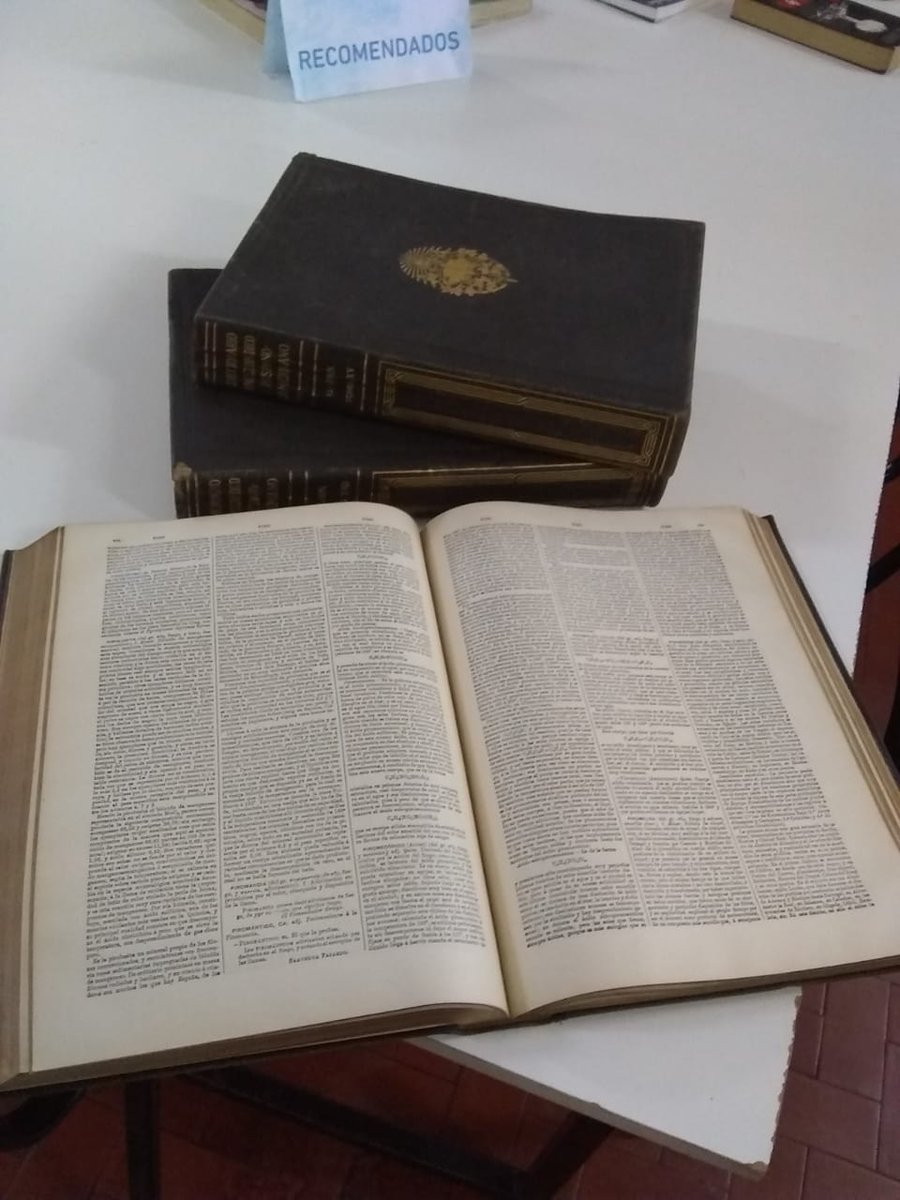 EducacionLf's tweet photo. 📌La Biblioteca Pública Municipal "Dr. Pablo Minellono" agradece a: Carlos M. López Regueira y Marcelo del Castillo y Sra., las donaciones de libros. Destacamos su compromiso con la Literatura y la Educación para toda la comunidad.
Muchas gracias!!! 📚📚📚📚 https://t.co/M6mP0Vt3Ap