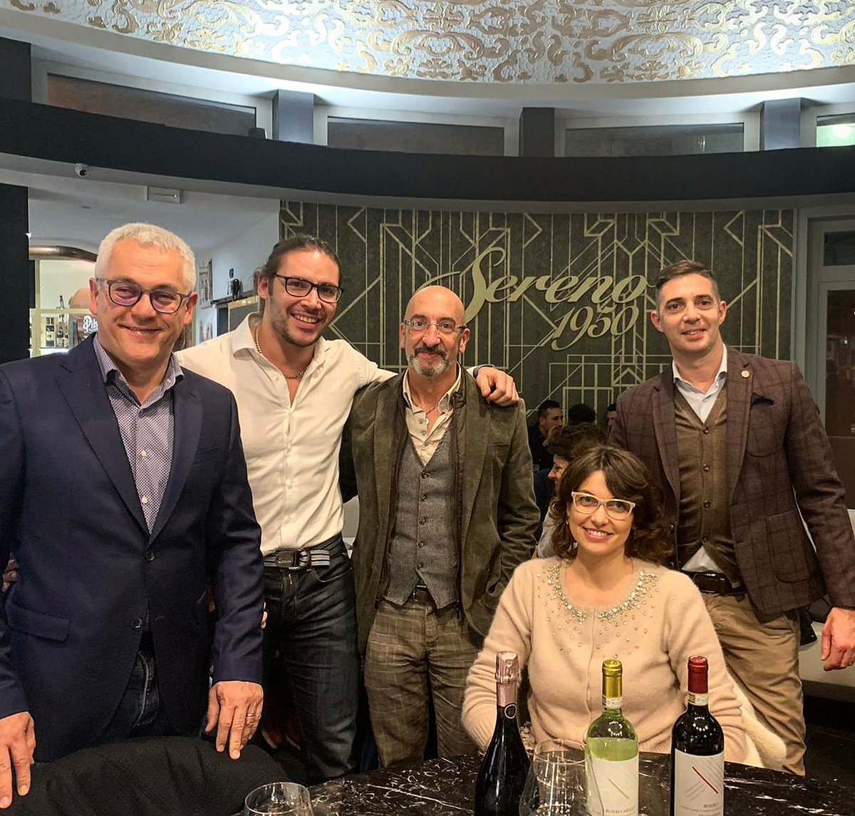 cascinachicco's tweet photo. Grazie a #timossi per l'invito e a #sereno1950 per l'ospitalità e per aver organizzato una #serata con i vini di #cascinachicco 🥂🥰
#genova #cena #Roero #Arneis #spumante #cuvéezero #extrabrut #nebbiolo #sparkling #montespinato #winepairing #foodandwine https://t.co/6nXr5Edb3Y