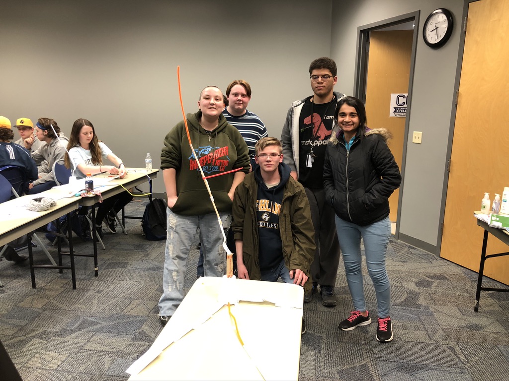 highlandcc's tweet photo. HCC students participated in a STEAM Challenge last night! 
1st Place: 'Colorblind Swing' 
2nd Place: 'Purple Reign' 
3rd Place: 'Mango Tango'
Enjoy the photos of our students having some fun🤓 https://t.co/OeVK10cPAt