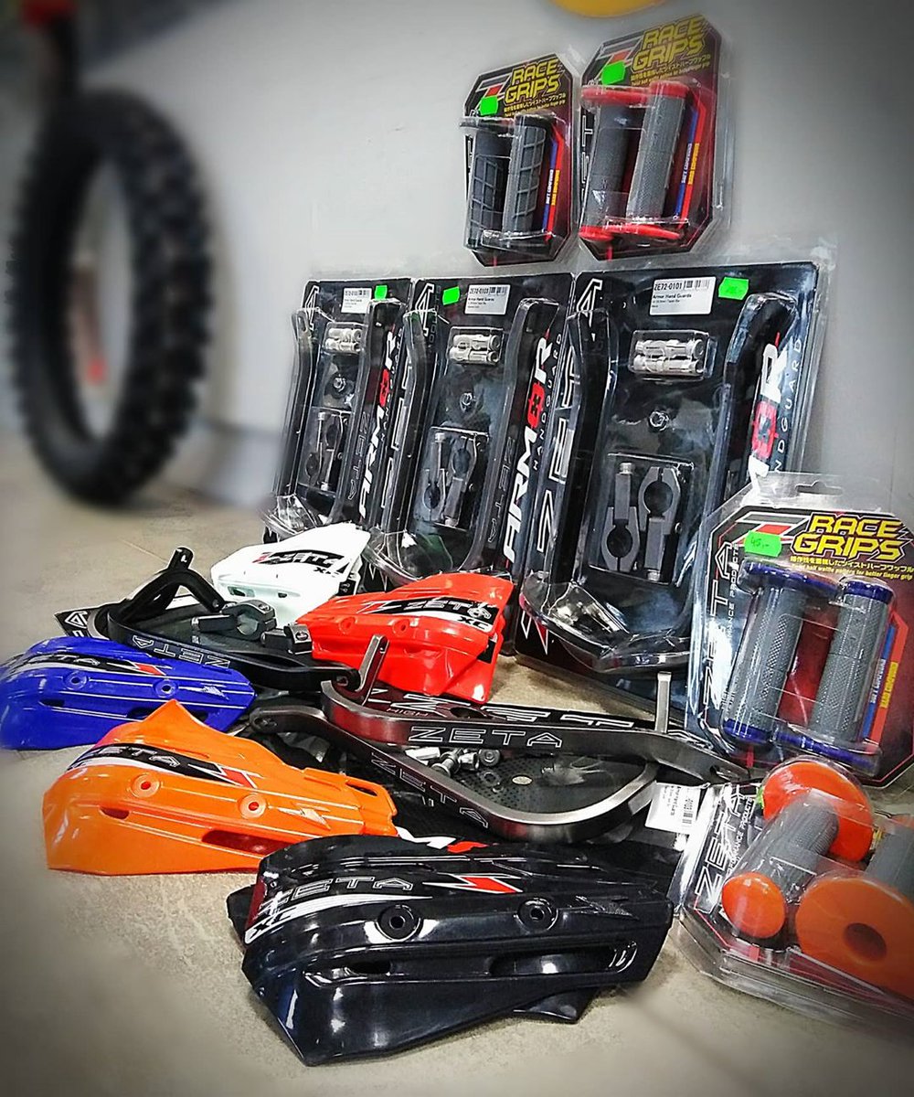 MotoPerfekt's tweet photo. Akcesoria ZETA dotarły do naszego sklepu. Sprawdź!
#zeta #zetaaccesories #akcesoria #gripy #manetki #handguards #handbar #motocykl #motocyklista #motocyklistka #lwg #bike #road #motorcycle #offroad #mud #sand #terrain #enduro #cross #handenduro #ktm #husqvarna #nowysącz #Polska https://t.co/YXSRFBQJDE