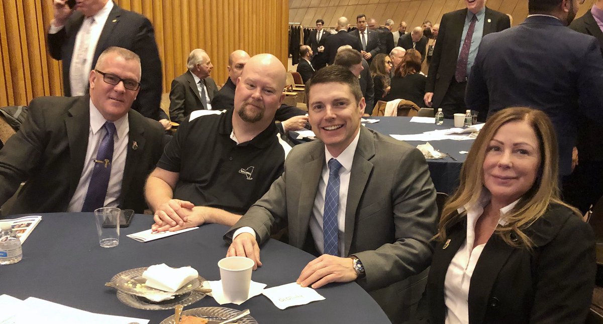 jonesnyassembly's tweet photo. Great to see @NYSCOPBAPR at the annual public employees conference! The work they, and all our public employees do, are critical to our state and I thank them all for their service! #nyscopba #publicemployees https://t.co/aoFoZzJ0Kg