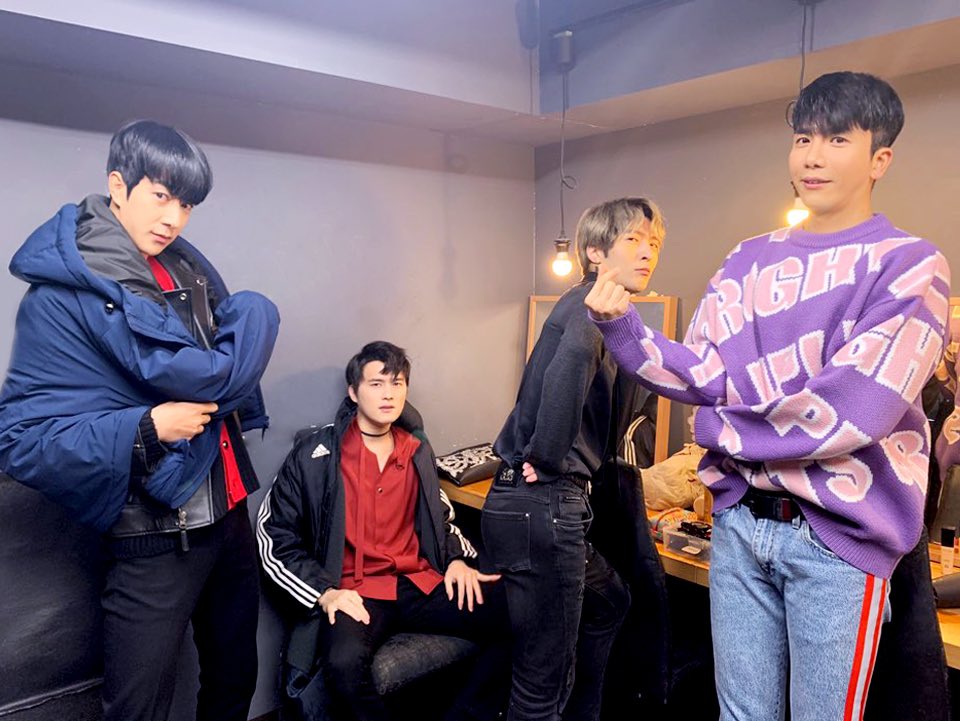 Dtionofficial's tweet photo. ✨2020.02.04 D.tion 2020年 新年ライブ ✨
ディライト皆さん-！今日も僕たちとの時間楽しかったですか？😁
僕たちは今日のライブも皆さんととても楽しい時間過ごして幸せです‼︎🤩たくさんの応援と愛、本当にありがとうございました！☺️💖 https://t.co/KDlrhra9Ft