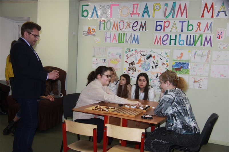 В здоровом теле - здоровый дух (и хорошо работающие мозги)! 

Именно поэтому в прошлую пятницу, 24 января, в Школе-ВУЗе "Современное образование" торжественно началась спартакиада "Учителя VS Ученики"