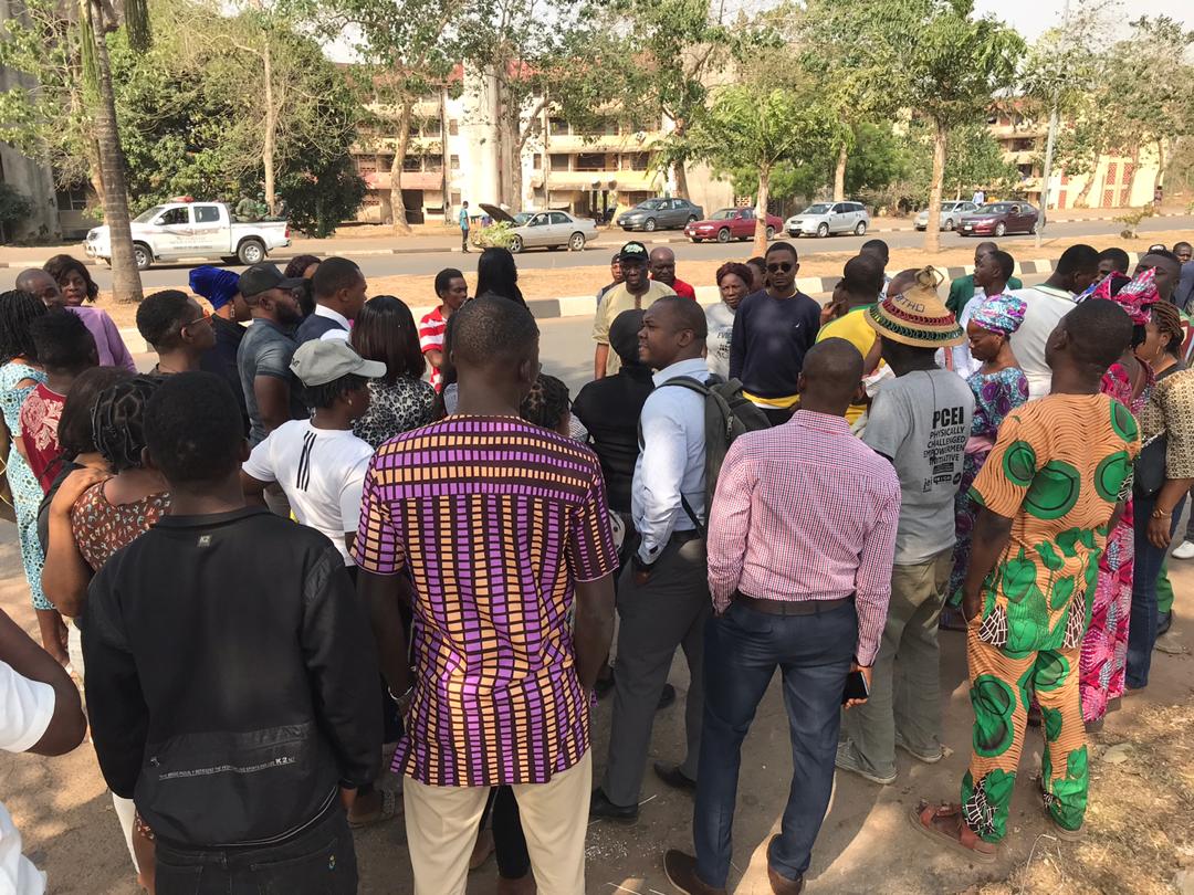 justempower's tweet photo. HAPPENING NOW: Evictees from #TarkwaBay #OkunAyo #AbuleGlass #Akaraba #Bobukoji #OkunBabakati #Agbagbo #OkunIlase & many other #Lagos island communities gather with supporters in #Abuja to stage peaceful protest to @NigerianNavy @SPNigeria @MBuhari to #EndForcedEvictions - JOIN!! https://t.co/mMJ0LlP3lQ