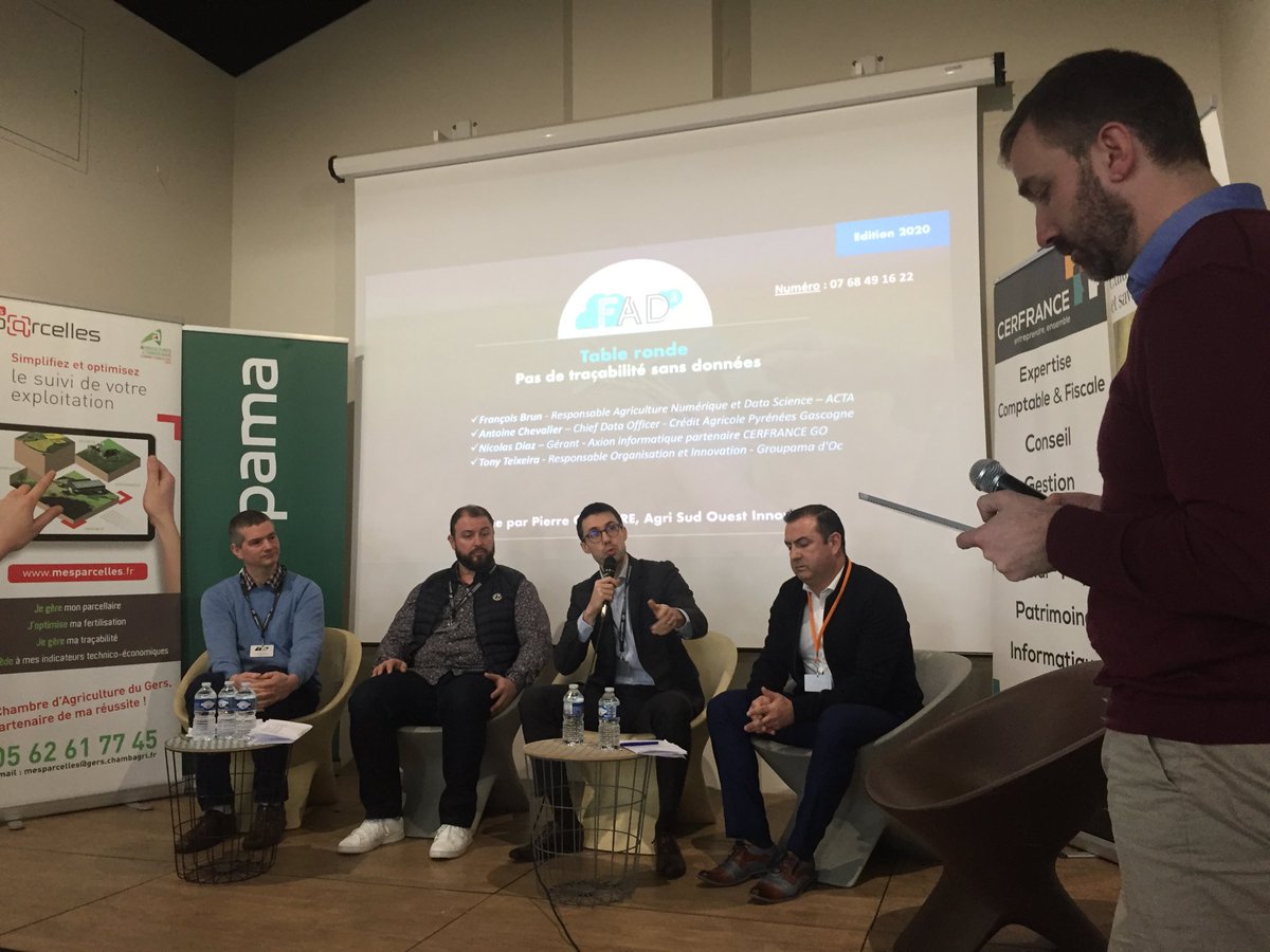 MarieCecile75's tweet photo. Première table ronde #FAD2 Forum #agriculture #digitale et #durable @FarmingGasco @pierrecompere https://t.co/Akf7x3BS32