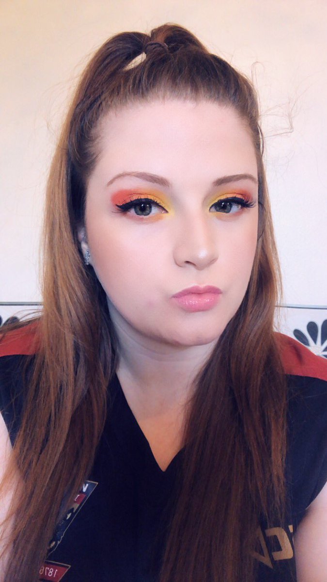beckahjademua's tweet photo. Blendddd checkkkkk #makeup #eyeliner #blend #jamescharlespalette #muainthemaking https://t.co/D0BtRB8JRM