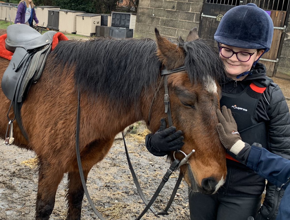caig_lottie's tweet photo. Meet TJ CHloes new pony he’s a true gentleman and brings a lot of happiness #dreamvalues @Haddon_Primary https://t.co/CcaGIe3qXt