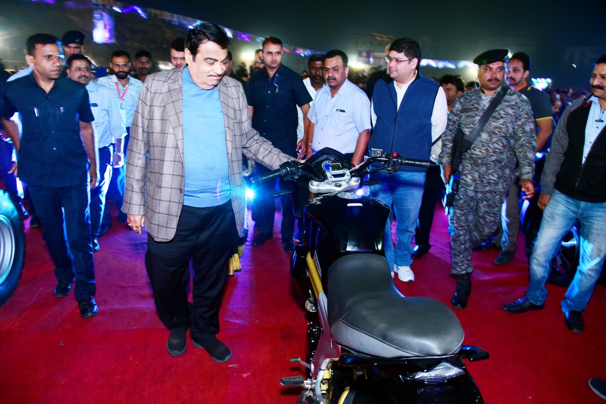 MahindraMojo_'s tweet photo. Team @MahindraMojo_ @MahindraRise is proud to be associated with #KhasdarKridaMahotsav2020 an initiative taken by Union Minister &amp; Nagpur MP @nitin_gadkari from 12th to 24th January in Nagpur for promoting sports.
@Dev_Fadnavis @anandmahindra @rajesh664 @GoenkaPk @pakwakankar https://t.co/xnK7gyxBJc