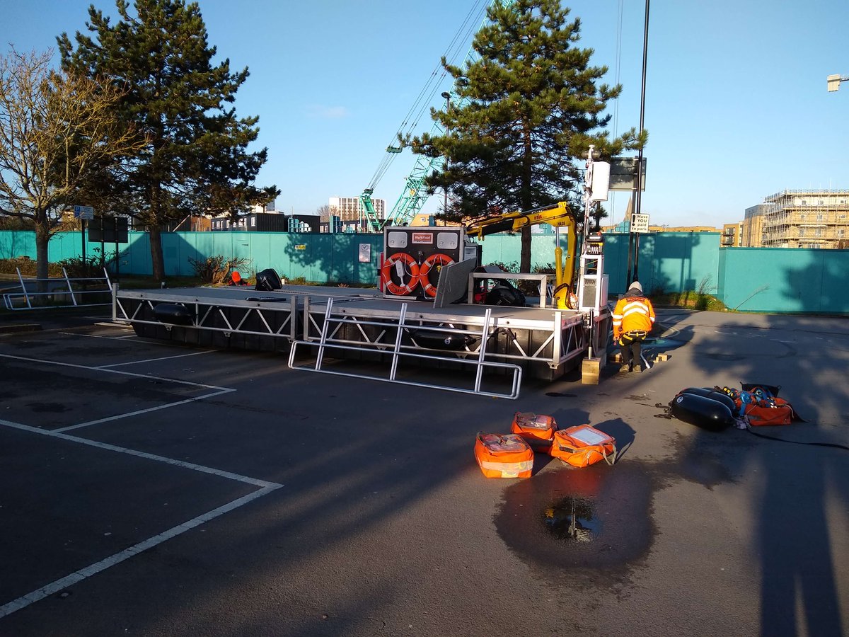 seawork's tweet image. Preparations are underway for day two of @WorkFloat UK Demo Tour. 
We&apos;ve joined Tom and Toby in Southampton as they&apos;re currently working hard to prepare the innovative folding barge. 
#innovation #commercialmarine #workfloat