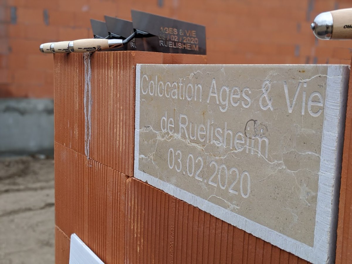 Ages_et_Vie's tweet photo. Pose de la première pierre, à Ruelisheim (68), cette colocation sera la première dans le département du Haut-Rhin, un grand merci à M. le maire et à ses adjoints !
#HabitatInclusif #BienViellir #HautRhin https://t.co/ZhOzoWiW3W