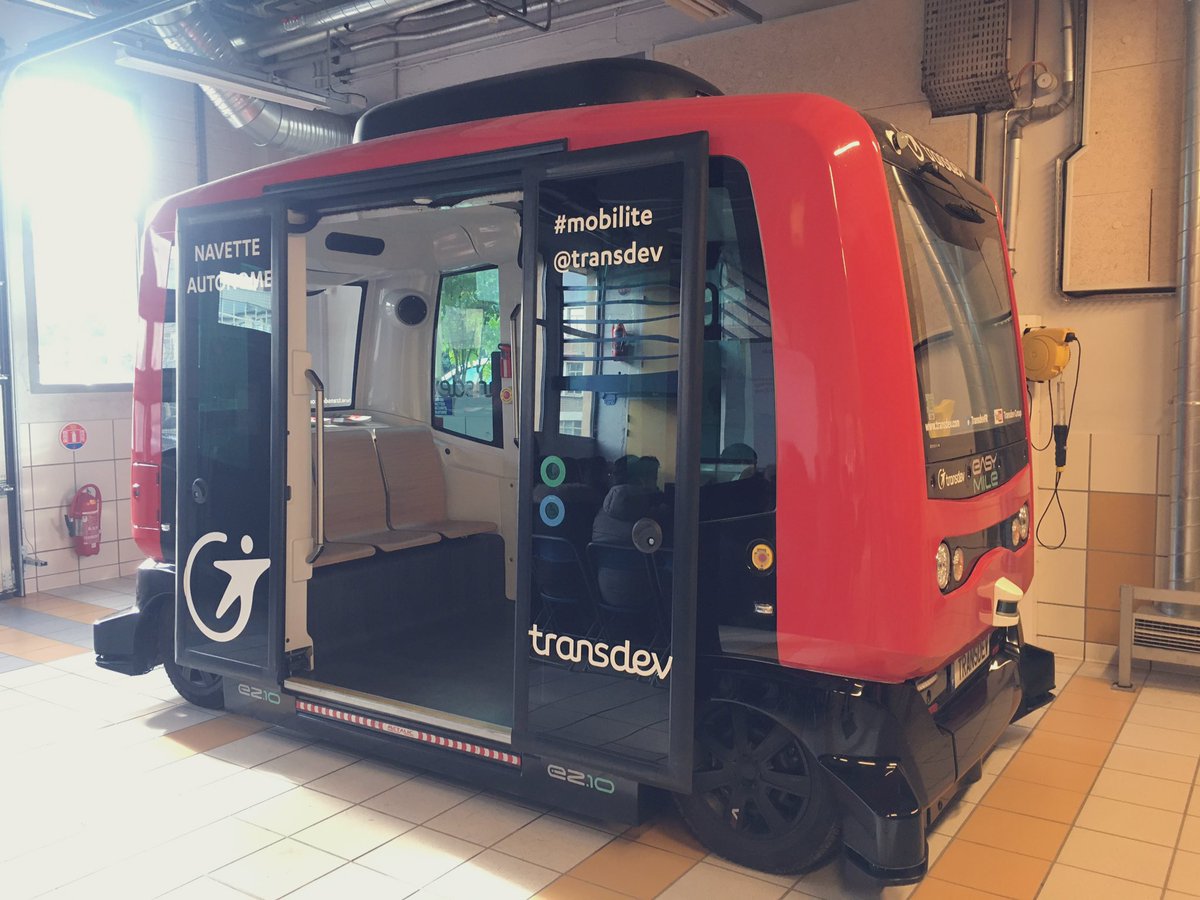GaracCampus's tweet photo. Conférence sur la mobilité autonome avec @transdevFR 🚌 #ssam2020 #Mobilite #bus #electrique https://t.co/IR5Bp3XIsB
