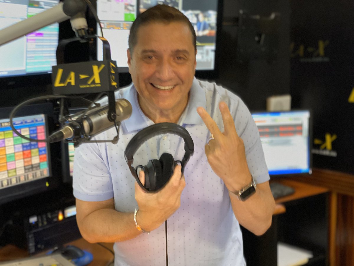 redshadowpr's tweet image. Buenos dias... En VIVO desde mi habitat 💙 #radio #laxpr #redshadow #redshadowpr #backstage