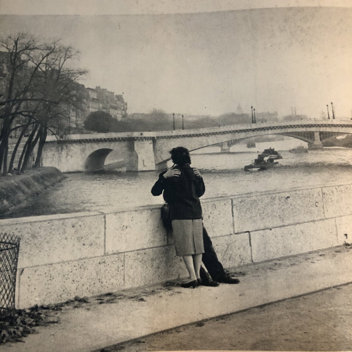 moonlit_sailor's tweet photo. paris , https://t.co/FaQ0uiXzDr